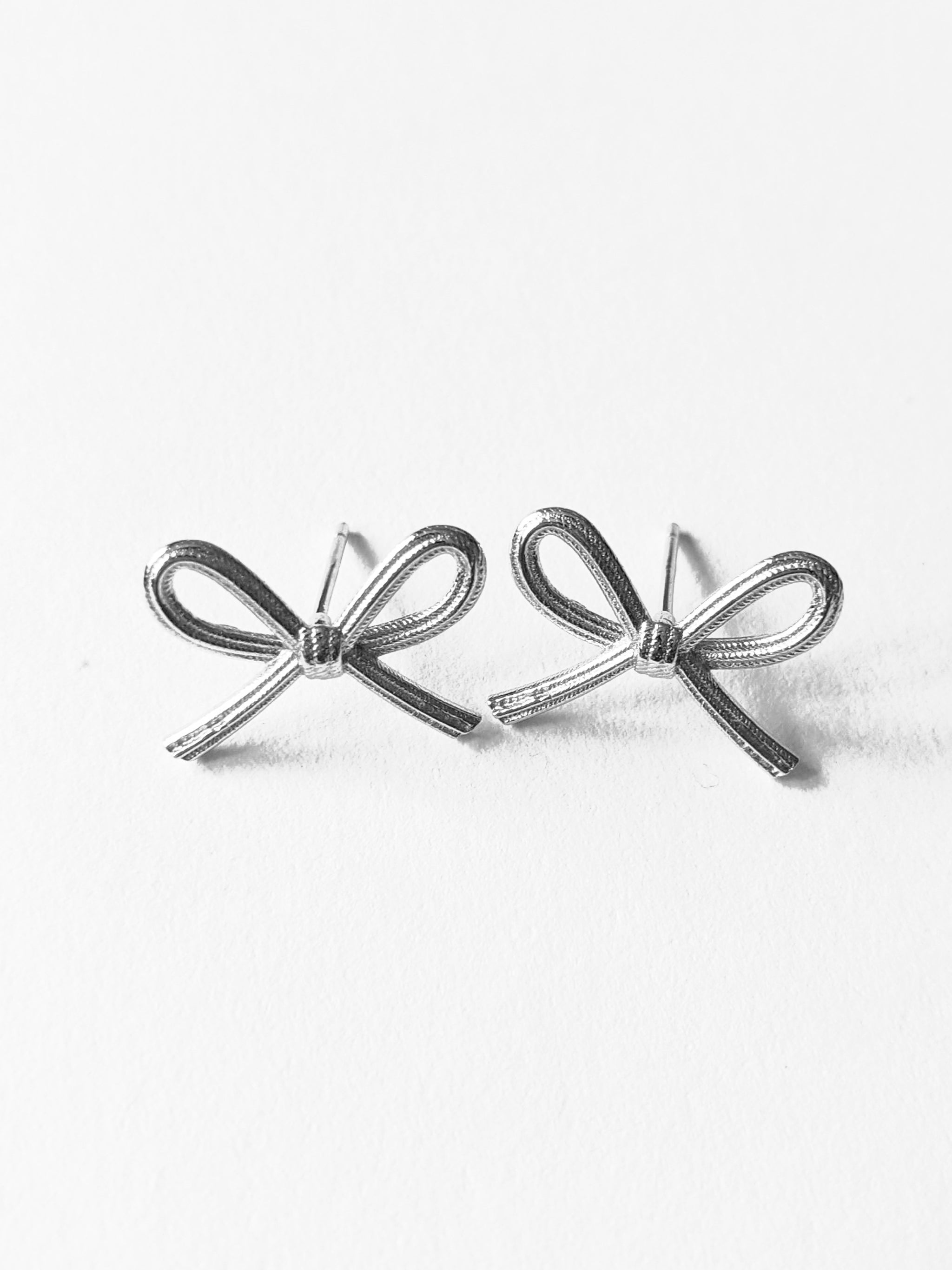 Tiffany & Co Silver Bow earrings | Silver bow earring, Silver bow, Bow  earrings