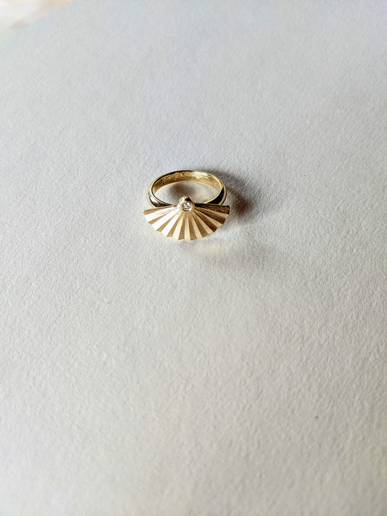 Mini Gold Ohgi Diamond Ring