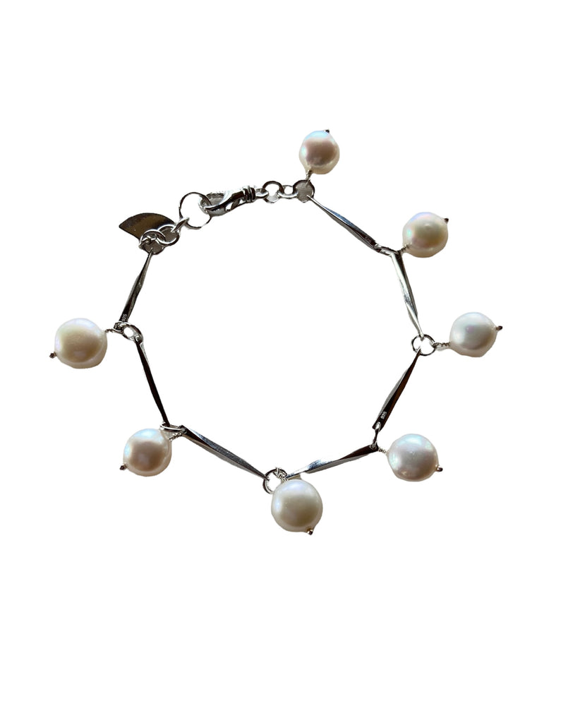 Button freshwater pearl and sensu bracelet